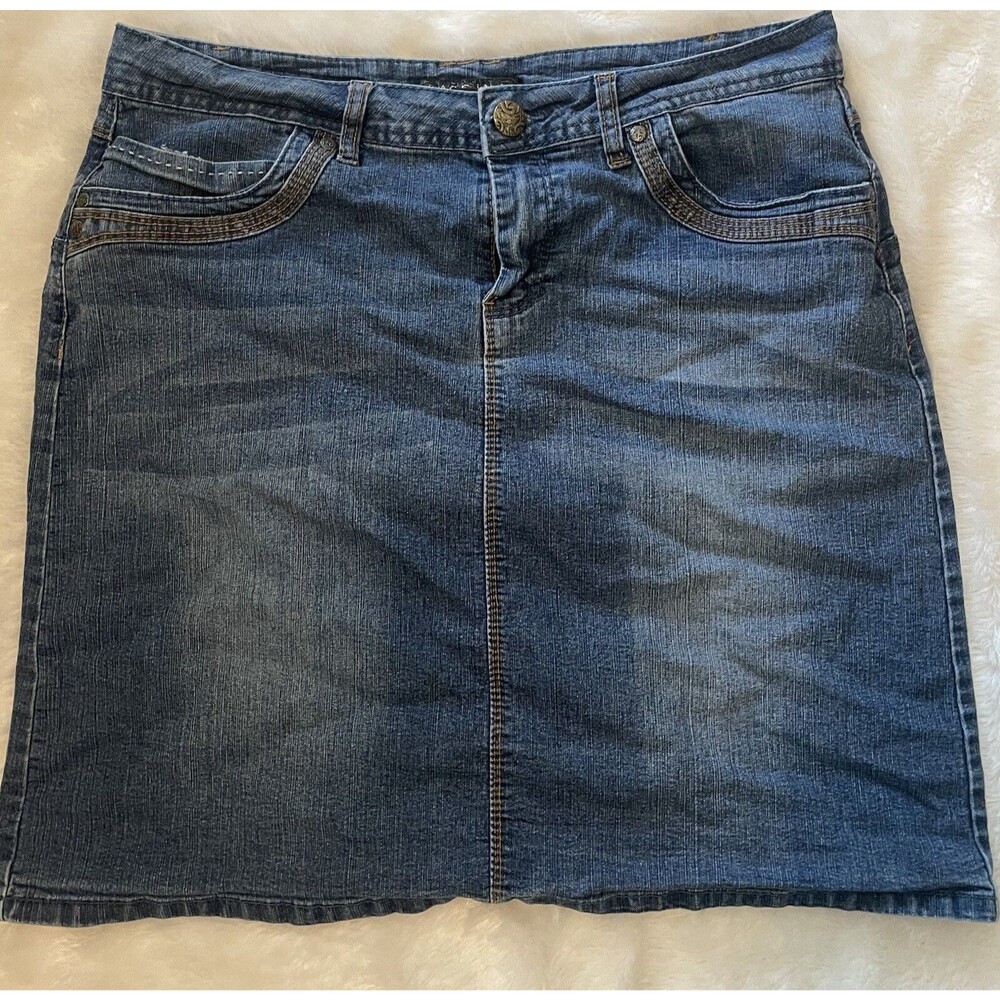 Baccini Women's Y2K Blue Denim Skirt Size 8 Jean Material Embroidered Details
